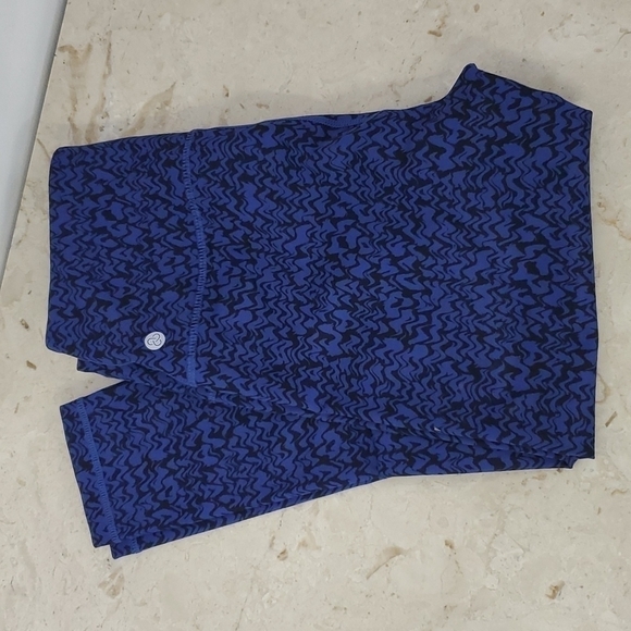 NEW Live In High Waist Ankle Performance Leggings Blue Twilight Wave Print Small - Picture 9 of 10